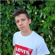 Estudiante que ha terminado bachillerato este año